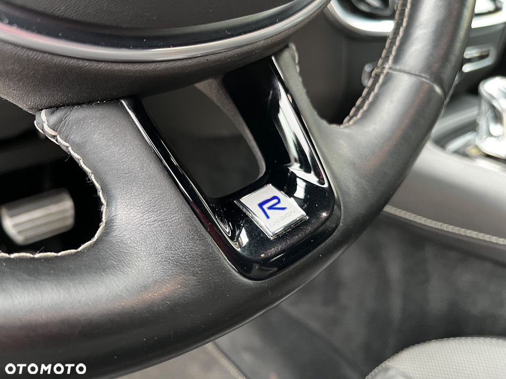 Volvo V60 T8 AWD Twin Engine Geartronic R-Design - 33