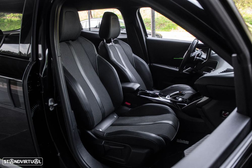 Peugeot 2008 1.5 BlueHDi GT EAT8 - 25