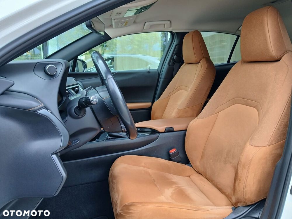 Lexus UX - 6