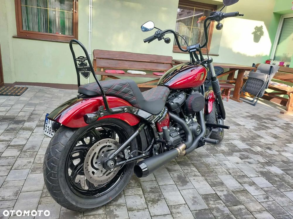 Harley-Davidson Softail Street Bob - 14