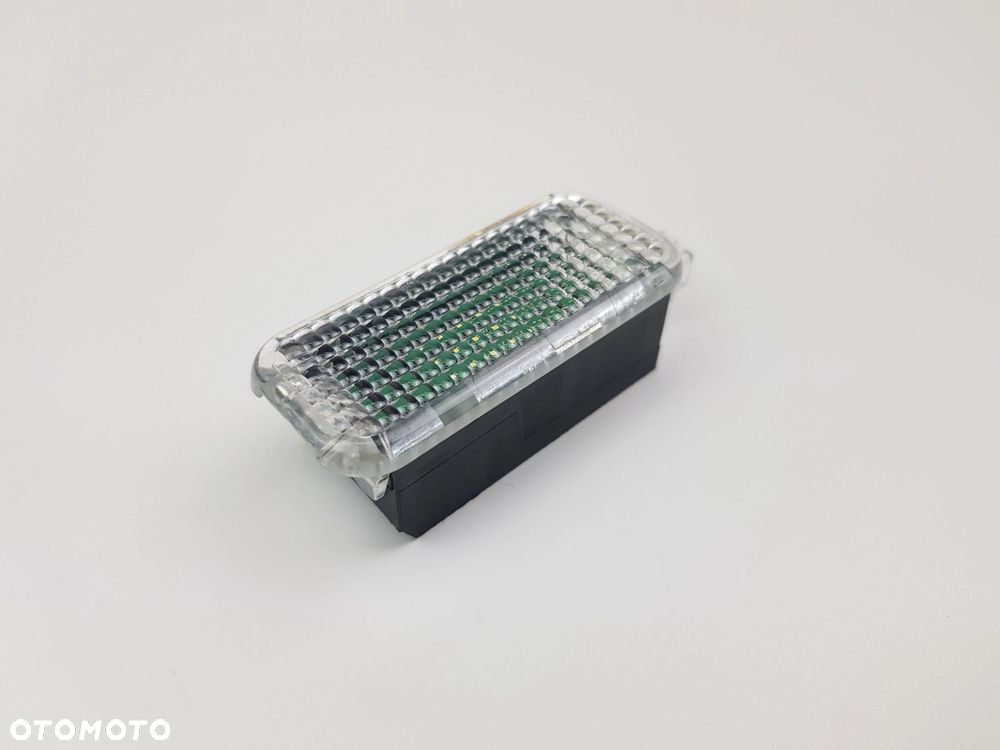 Oświetlenie Lampka drzwi Audi A6 S6 C7 4E0947415 - 3