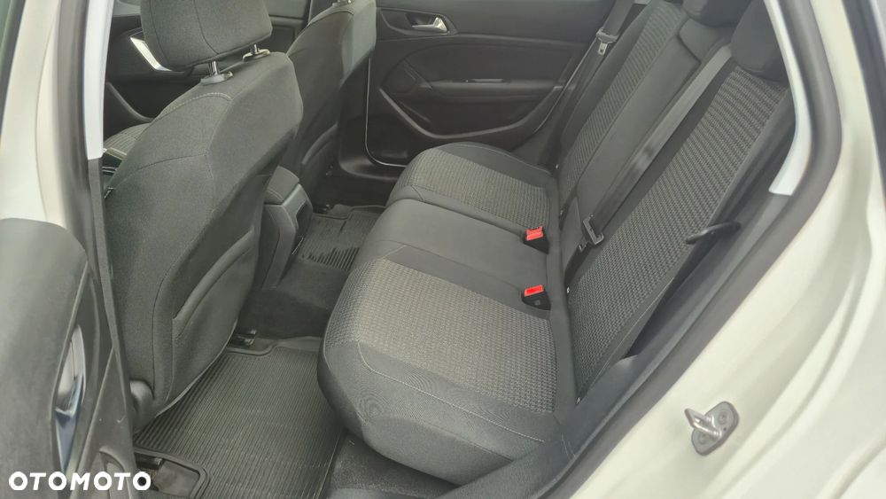 Peugeot 308 1.2 PureTech Style S&S - 11