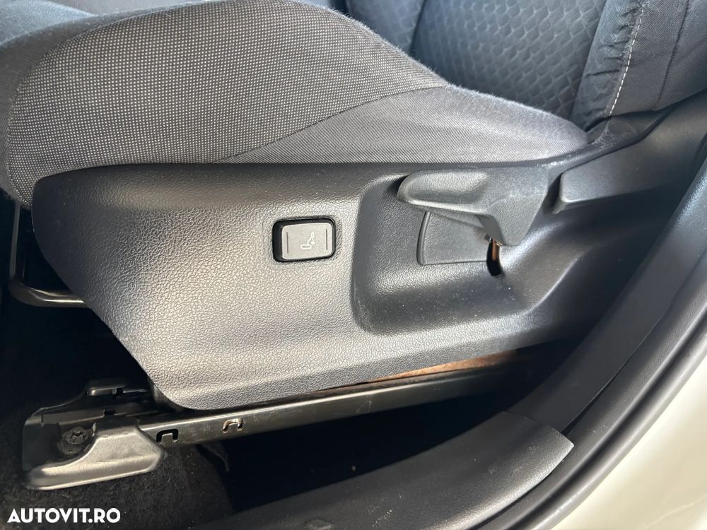 Toyota C-HR 1.8 HSD 4x2 CVT C-enter - 33