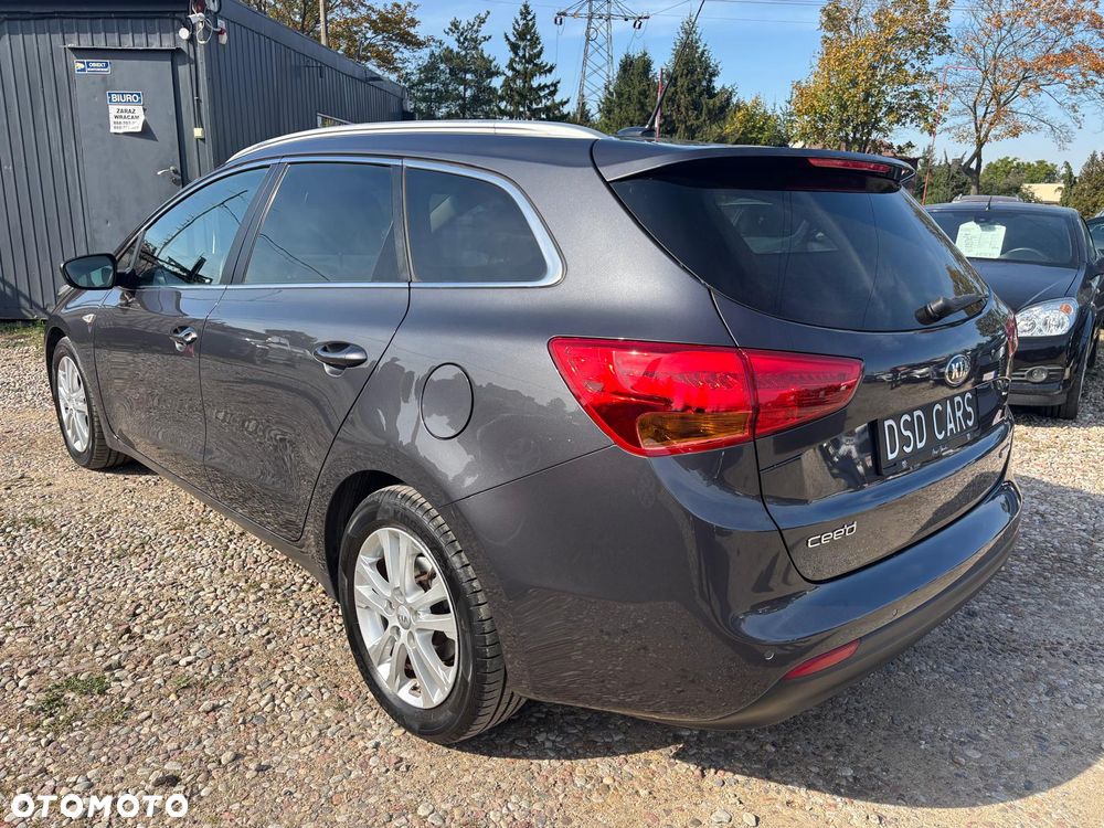 Kia Ceed 1.6 CRDi 128 ISG Platinum Edition - 6