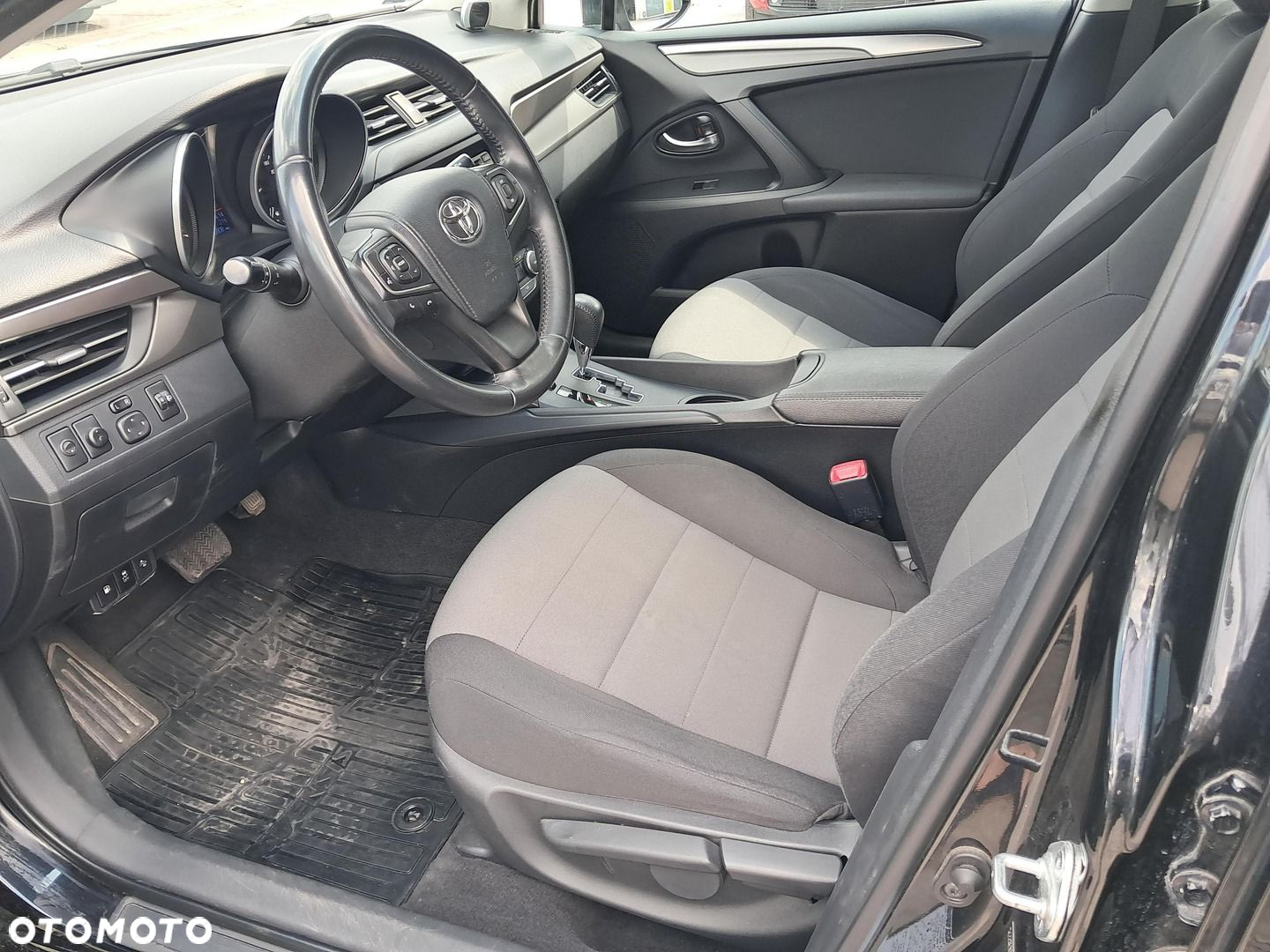 Toyota Avensis 1.8 Active MS - 9