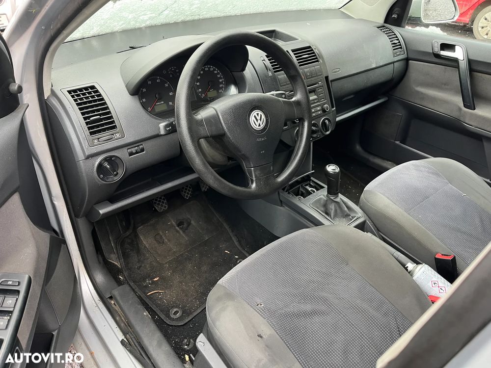Dezmembrez VW Volkswagen Polo 9N facelift 2007 gri argintiu 1,2 benzina 4 usi - 6