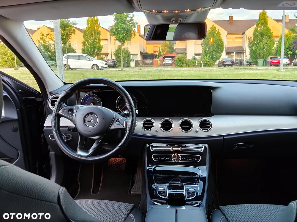 Mercedes-Benz Klasa E 200 9G-TRONIC Avantgarde - 24