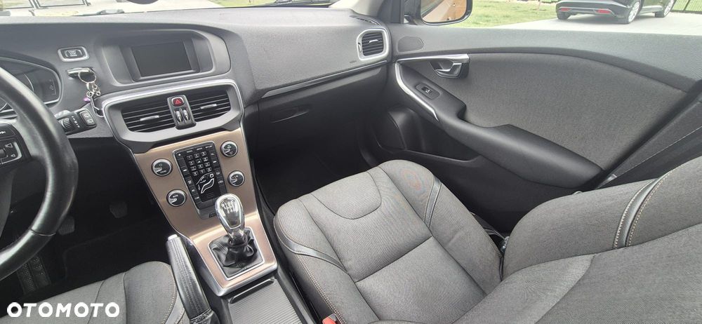 Volvo V40 D2 Momentum - 9