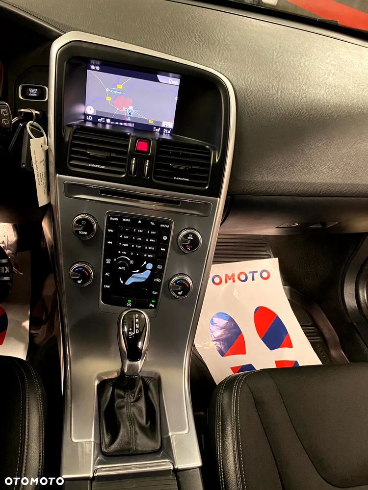 Volvo XC 60 D4 Geartronic Momentum - 18