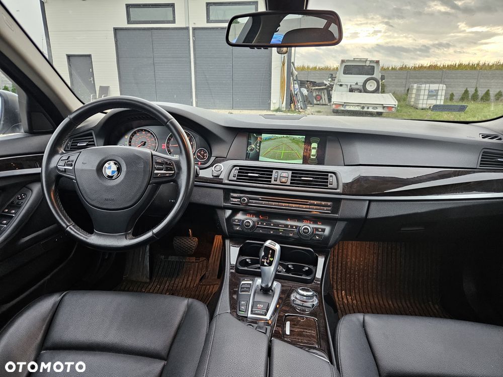 BMW Seria 5 528i xDrive Luxury Line - 29