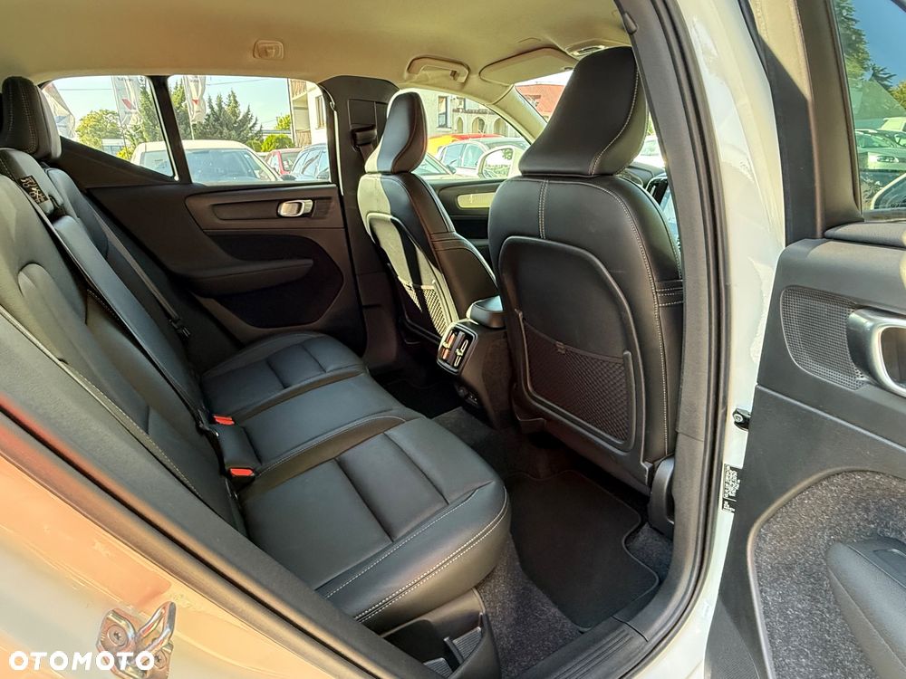 Volvo XC 40 - 24