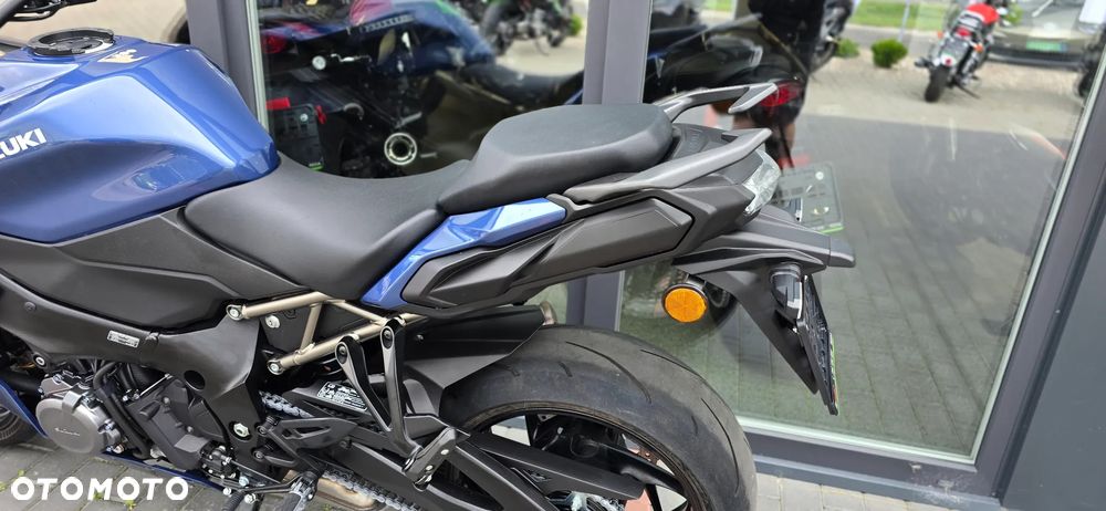 Suzuki GSX - 37