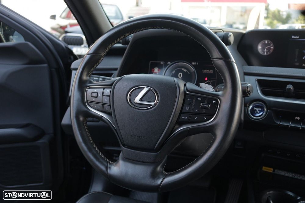 Lexus UX 300e Premium - 29