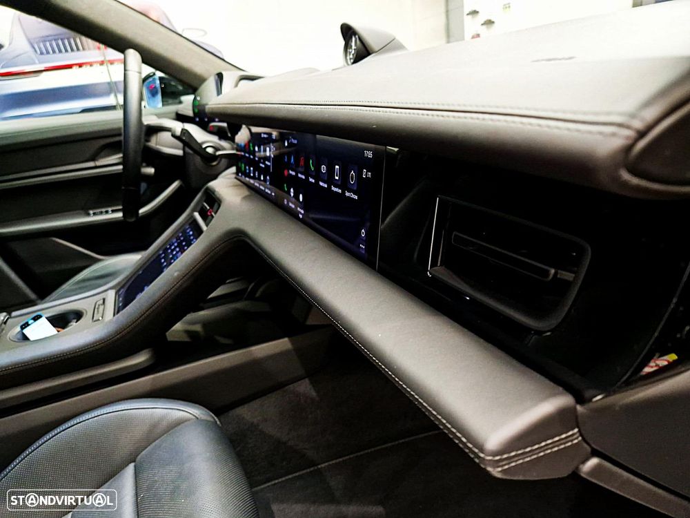 Porsche Taycan Turbo - 10