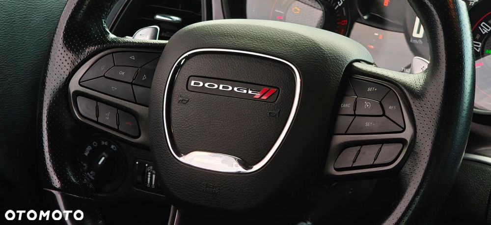Dodge Challenger - 4