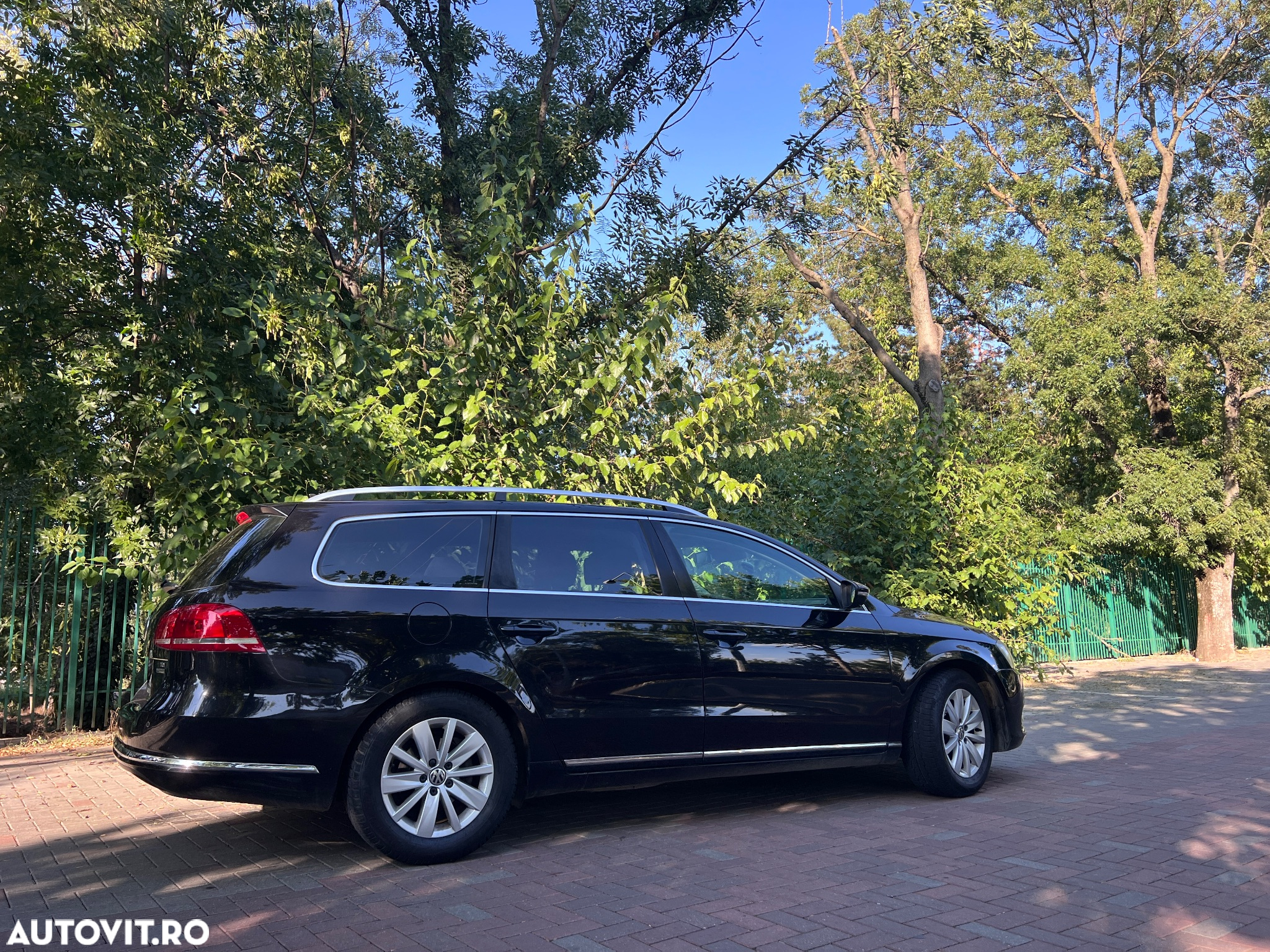 Volkswagen Passat Variant 1.6 TDI (BlueMotion Technology) DSG Trendline - 6