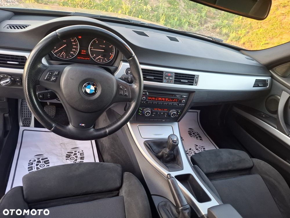 BMW Seria 3 318d M Sport EU6 - 11