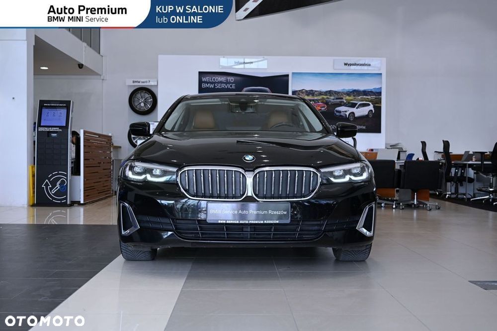 BMW Seria 5 2022 photo 2