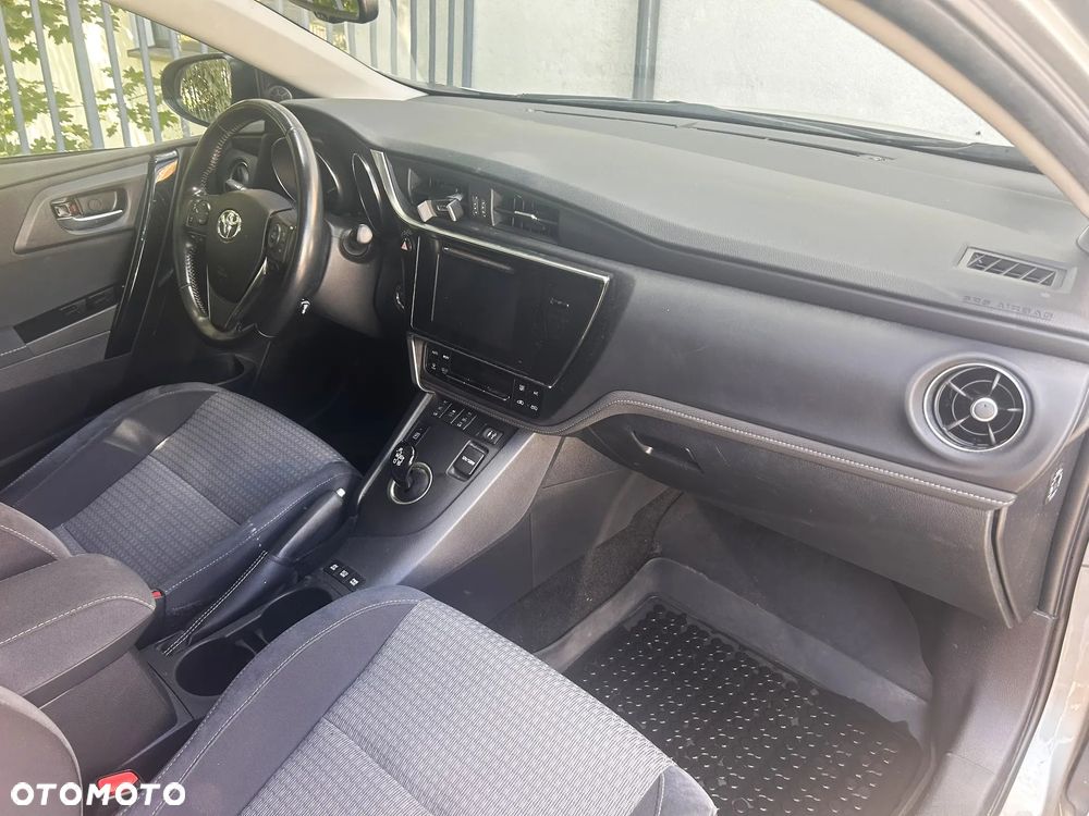 Toyota Auris Hybrid 135 Selection - 9