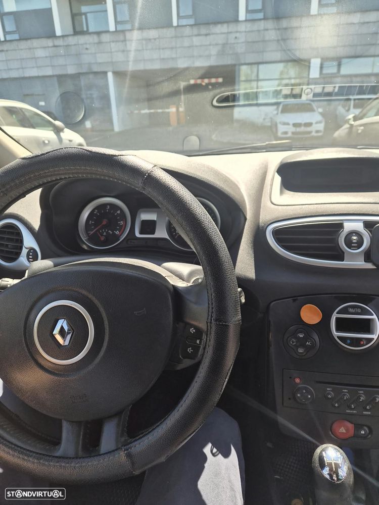 Renault Clio 1.5 dCi Dynamique S - 9