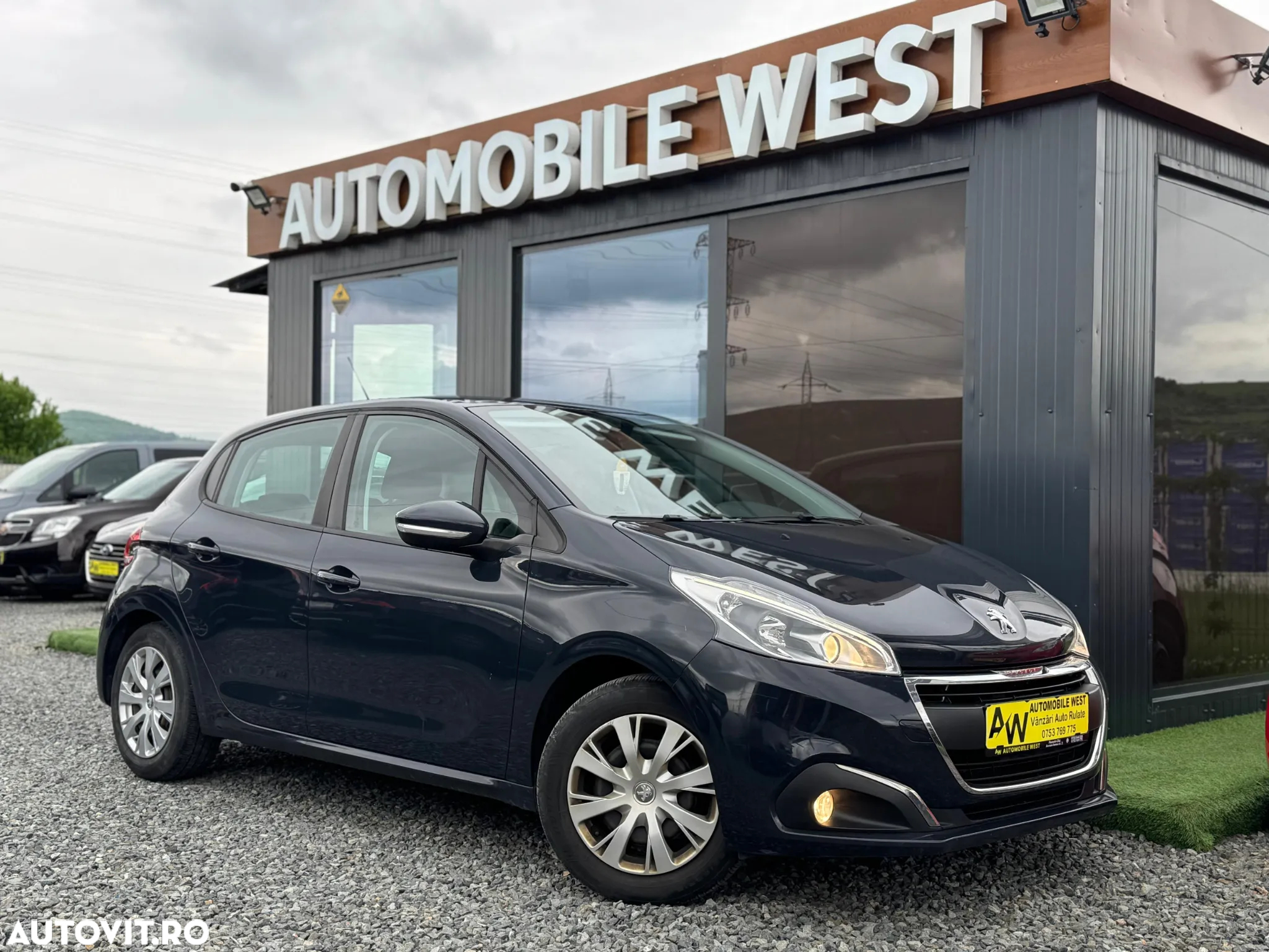 Peugeot 208 1.2 L PureTech Allure - 2