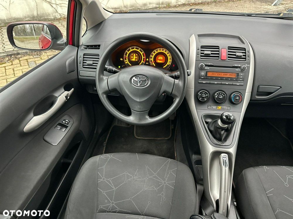 Toyota Auris 1.33 VVT-i Terra - 13