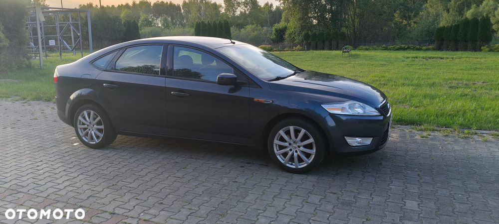Ford Mondeo 2.0 Ambiente - 26