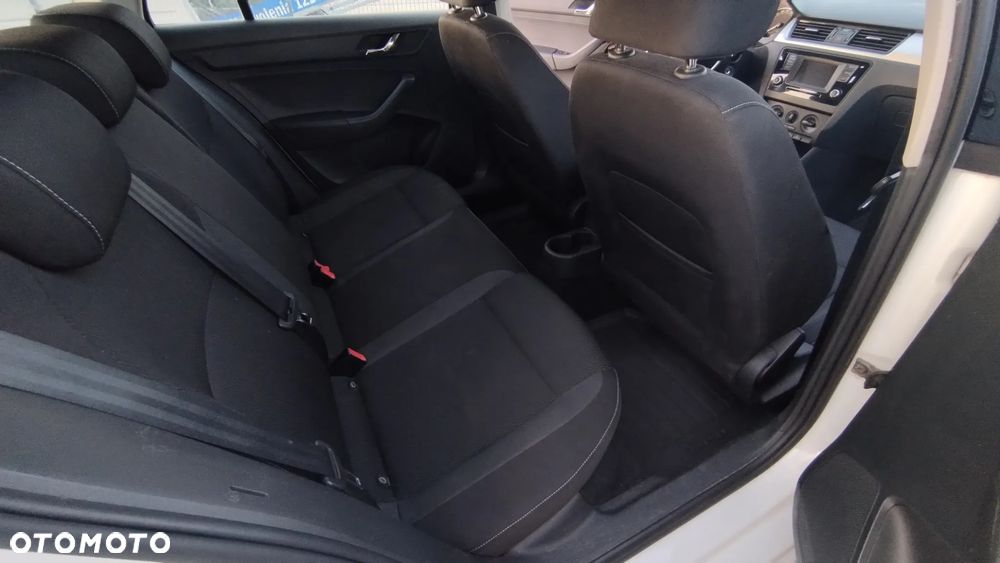 Skoda RAPID - 12