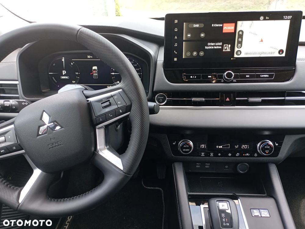 Mitsubishi Outlander Invite - 7