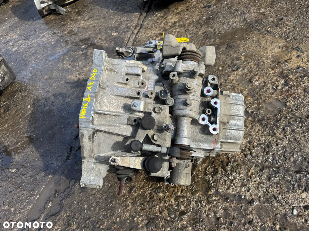 Skrzynia biegów Yaris II 1.4 D4D OE - 3