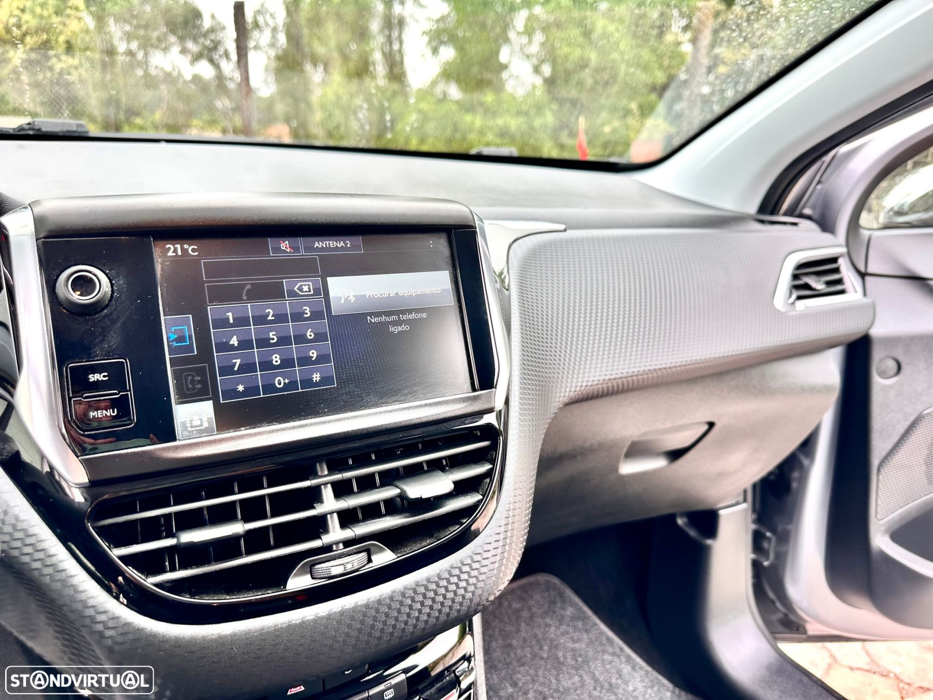 Peugeot 2008 1.2 PureTech Allure - 21