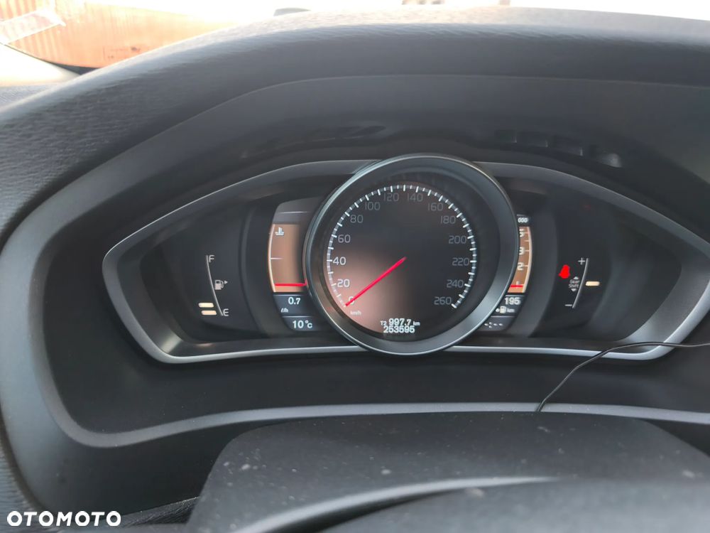 Volvo V40 D2 Momentum - 10