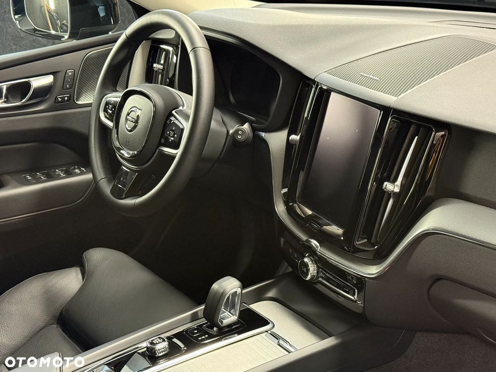 Volvo XC 60 B4 D AWD Geartronic Momentum Pro - 15