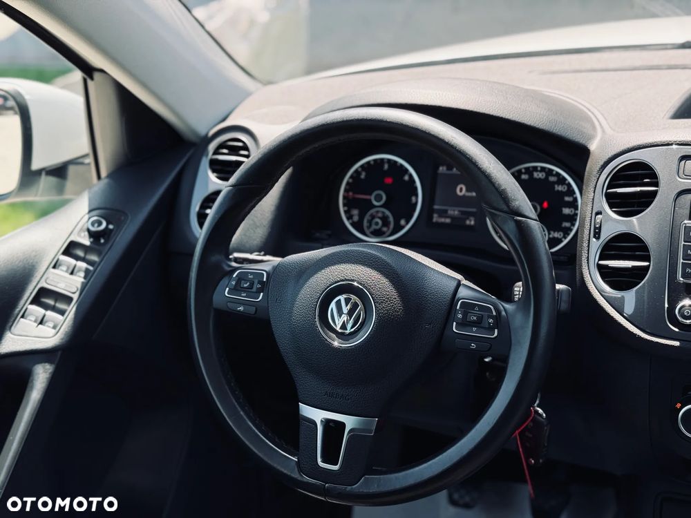Volkswagen Tiguan 2.0 TDI DPF BlueMotion Technology Lounge Sport & Style - 21
