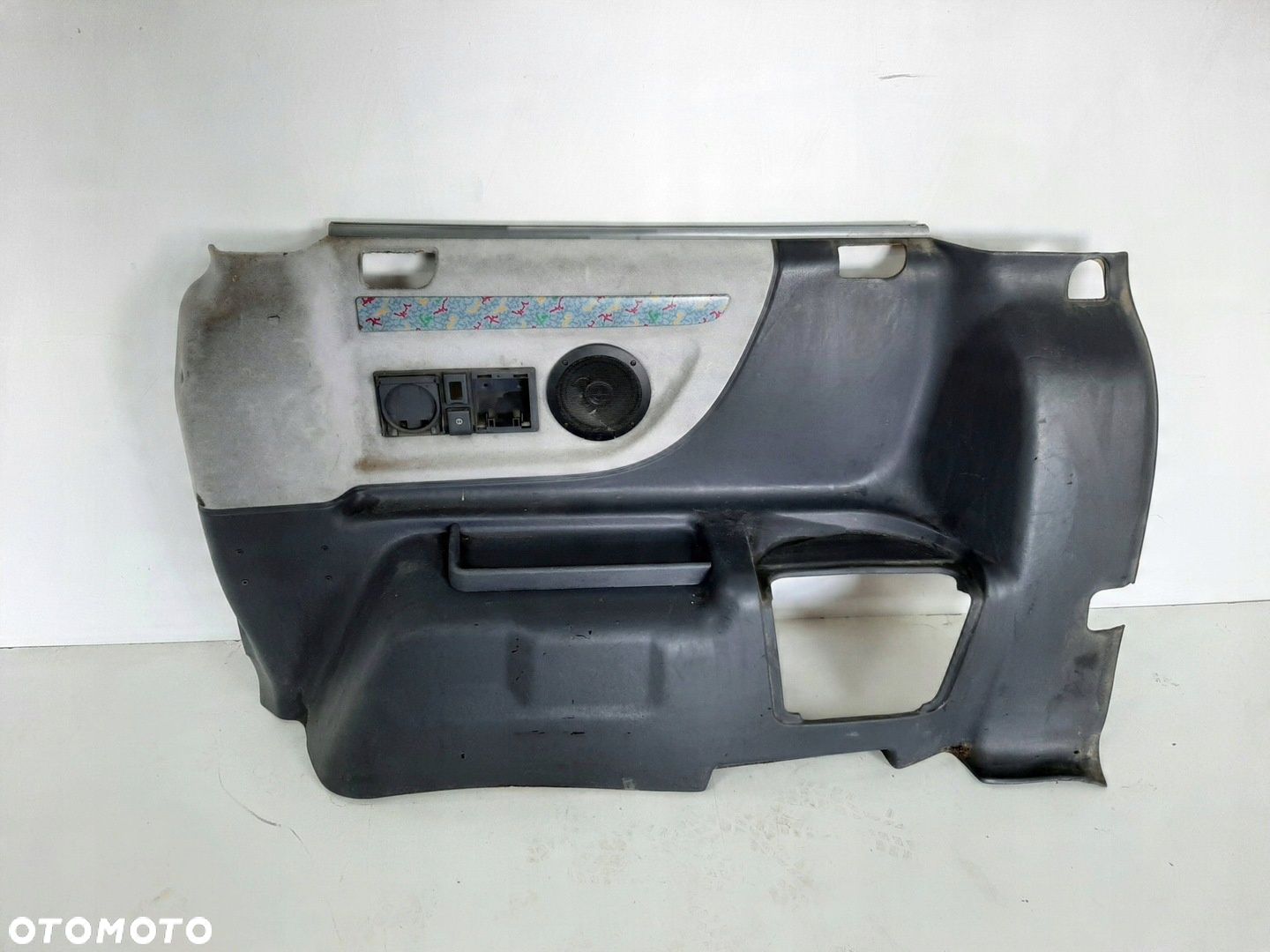 MERCEDES V KLASA W638 97R BOCZEK BAGAZNIKA PRAWY TYL - 1