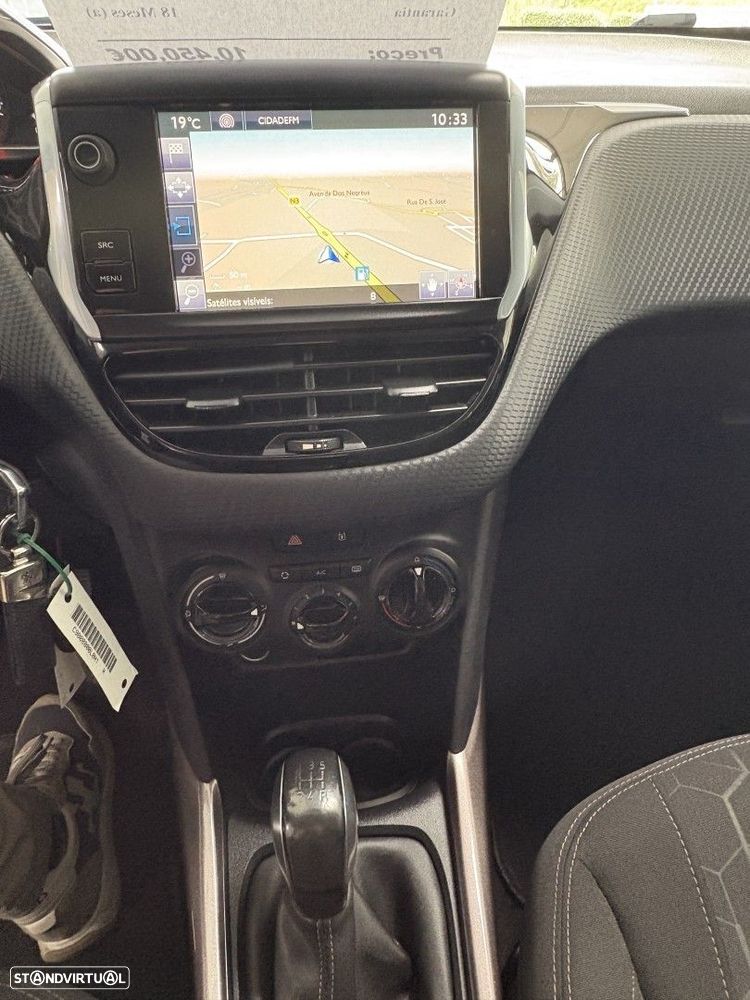 Peugeot 2008 1.2 PureTech Style - 13