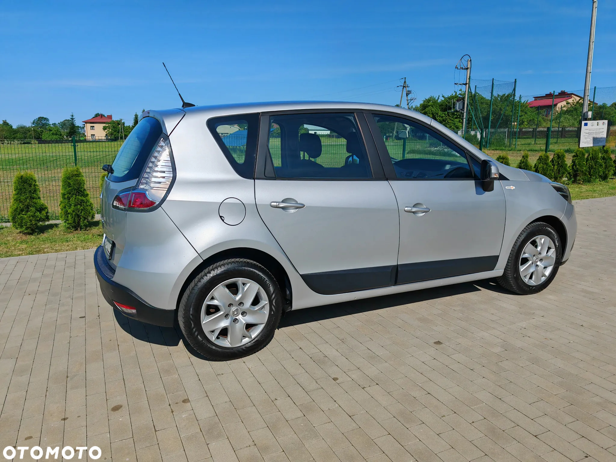 Renault Scenic 1.6 16V 110 TomTom Edition - 14