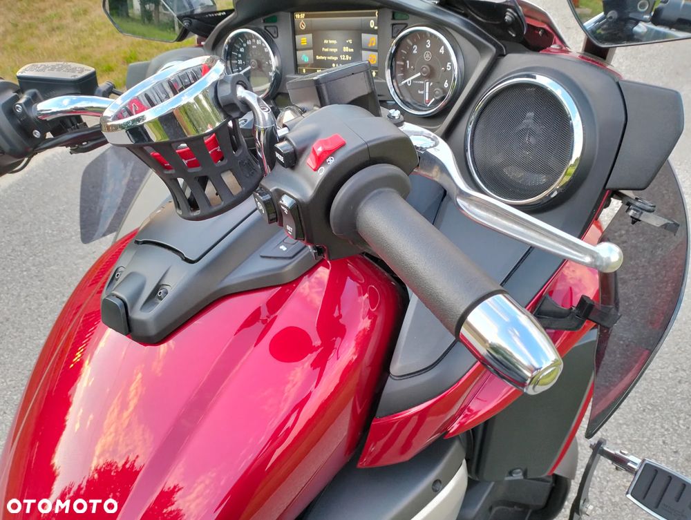 Yamaha Venture - 25