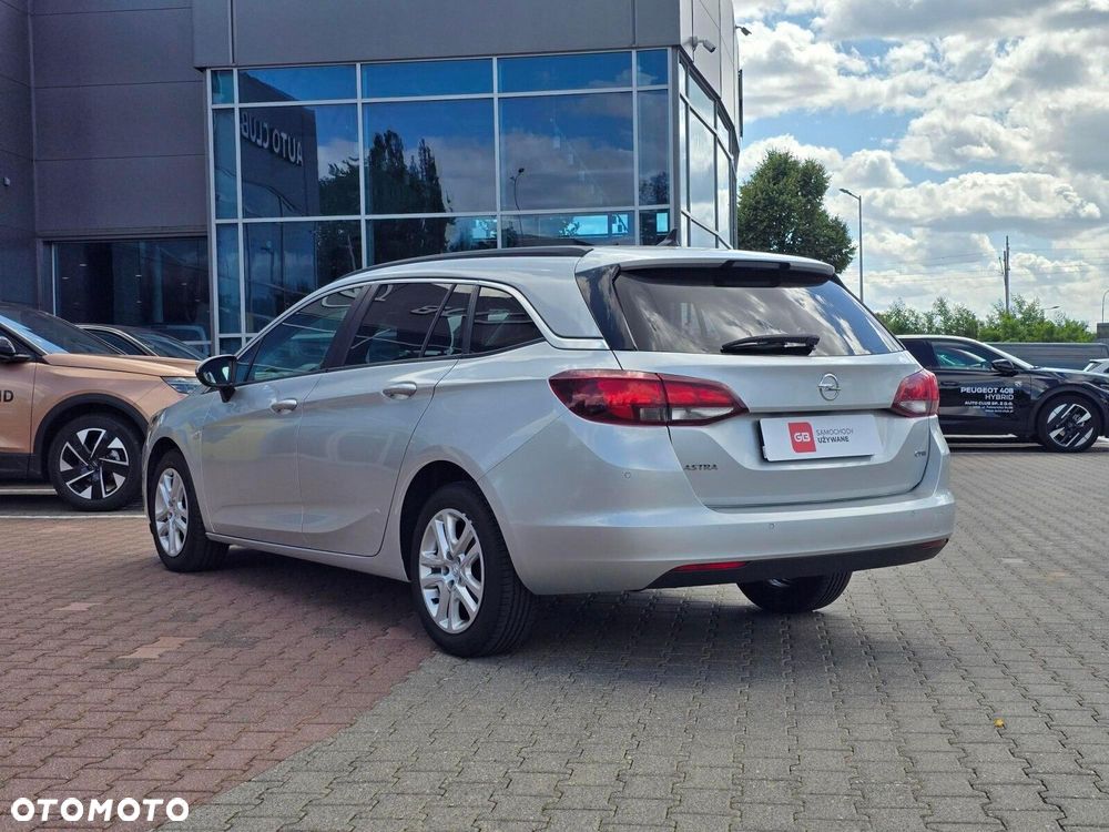 Opel Astra 1.6 CDTI Enjoy - 4