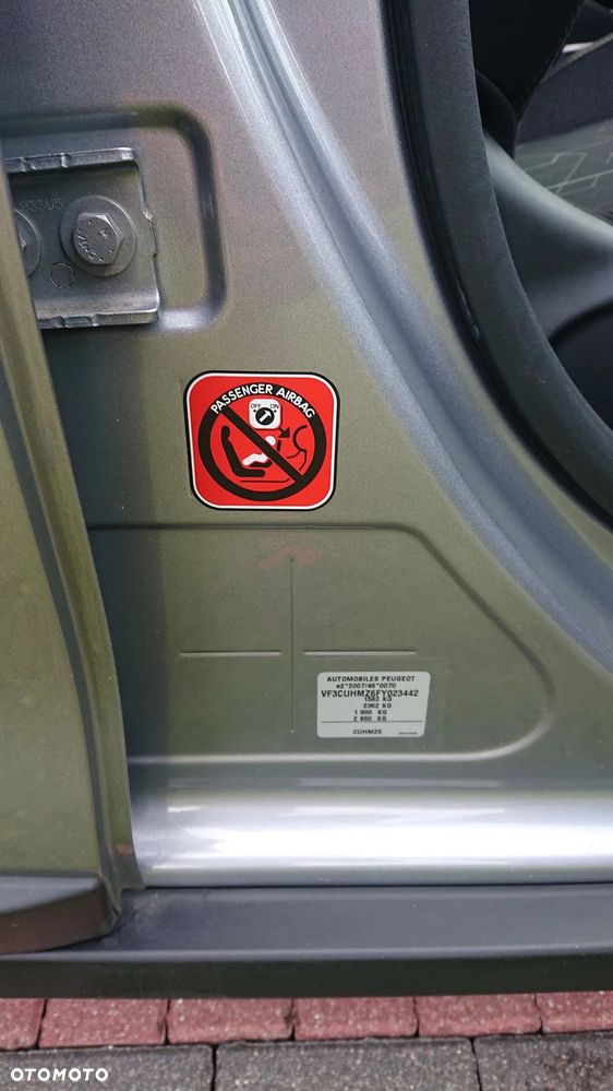 Peugeot 2008 1.2 Pure Tech Style - 25