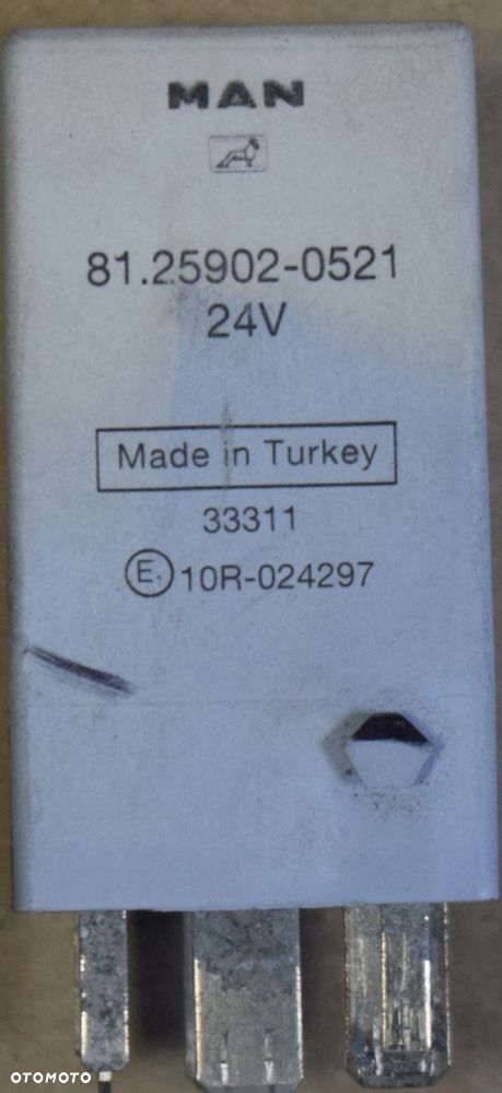 PRZEKAŹNIK MAN 81.25902-0521 24v - 3