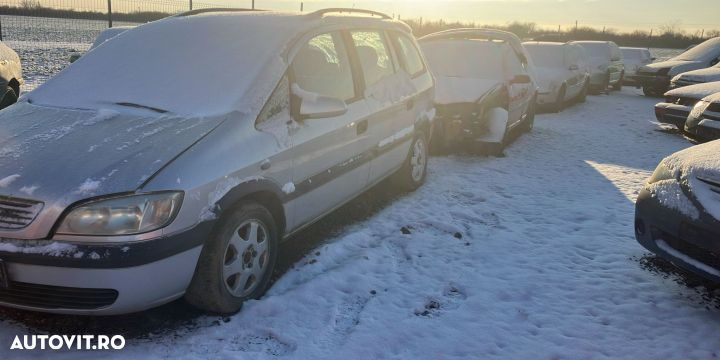 Far dreapta Opel Zafira A [1999 - 2003] Minivan 5-usi 2.0 DTI MT (101 - 4