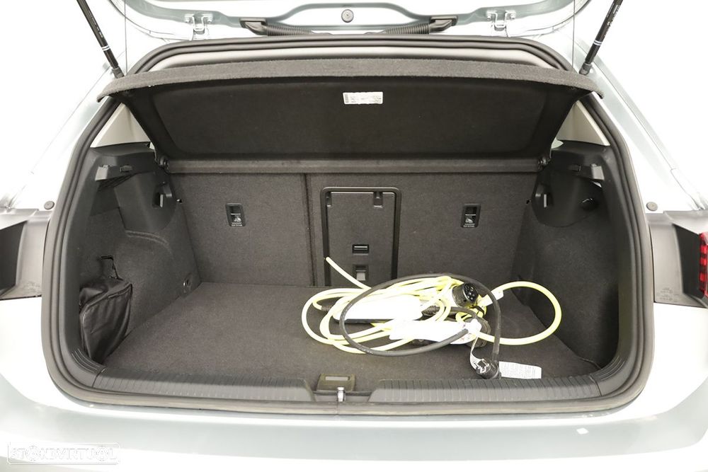 VW Golf 1.5 TSI e-Hybrid Life DSG - 24