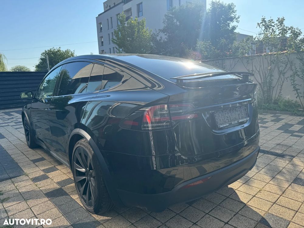 Tesla Model X Plaid - 6