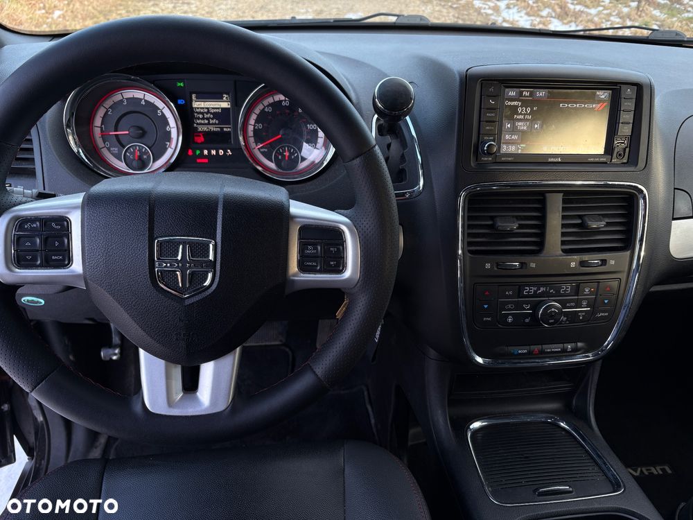 Dodge Grand Caravan - 8