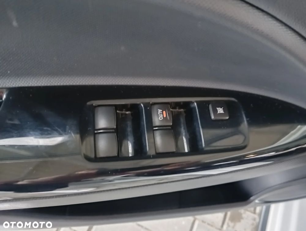 Mitsubishi Space Star - 30