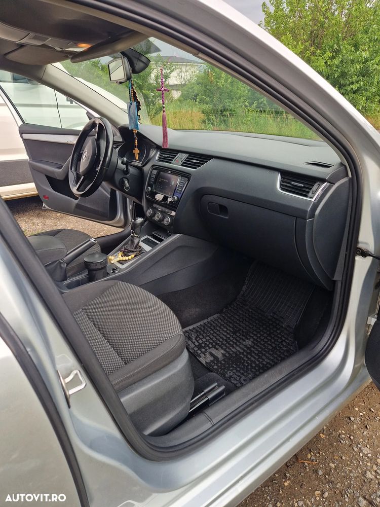 Skoda Octavia 2.0 TDI DSG Style - 10