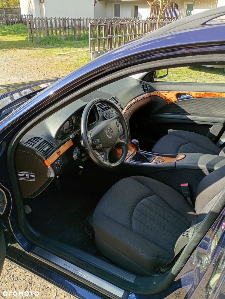 Mercedes-Benz Klasa E 200 Kompressor Classic - 24