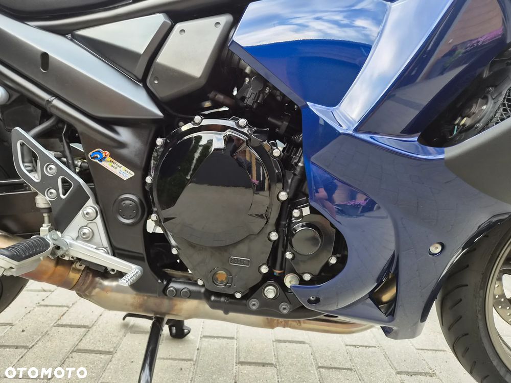 Suzuki GSX - 26