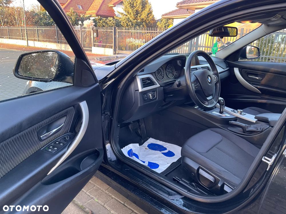 BMW Seria 3 318d Blue Performance Modern Line - 13